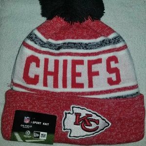 Kansas City Chiefs pom pom beanie